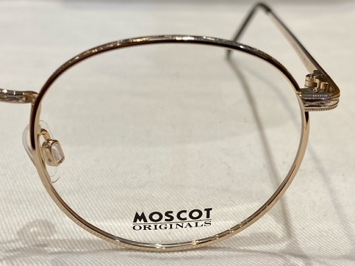 MOSCOT【dov】ご紹介致します