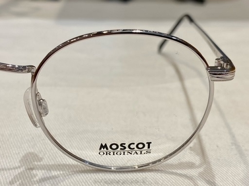 MOSCOT【dov】ご紹介致します