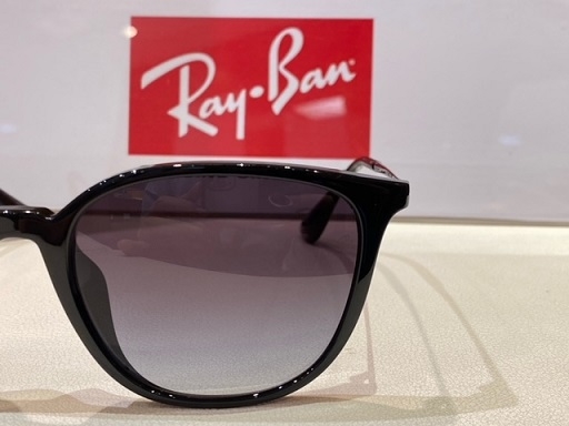 Ray-Banから【RB4348D】ご紹介致します！