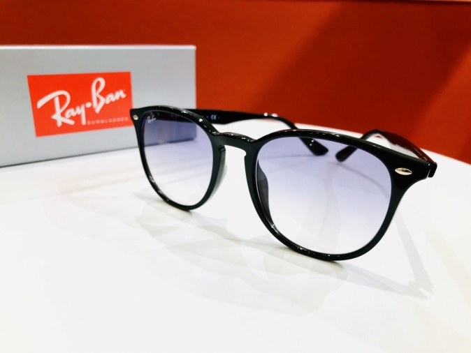 Ray-Ban  4259Fのサングラス紹介