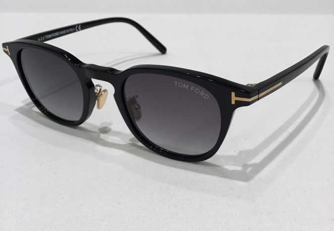 TOMFORD TF876-D-Nのご紹介です